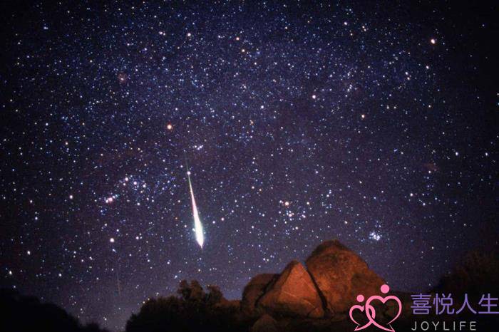 狮子座流星雨的图片，一路往看狮子座流星雨