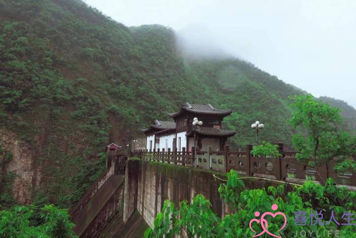 秋雨图片（8尾最好的秋雨诗词）